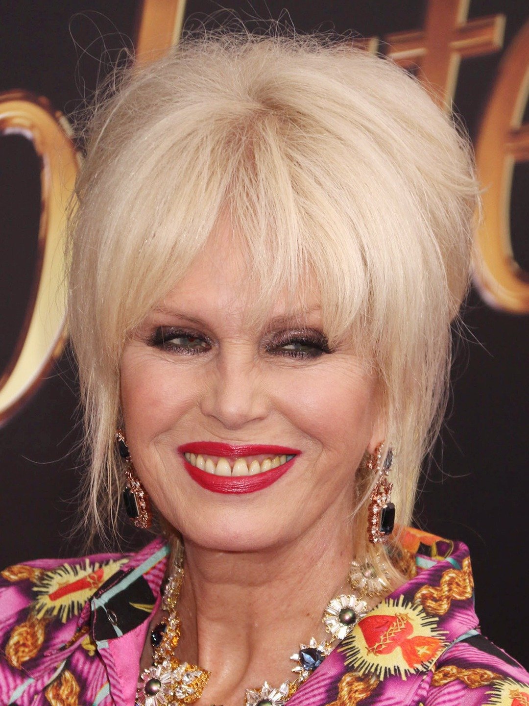 How tall is Joanna Lumley?